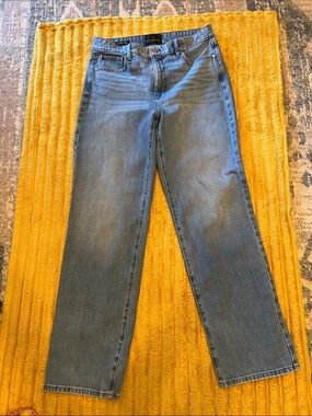 White House Black Market Women's Straight-Leg Medium Blue Jeans